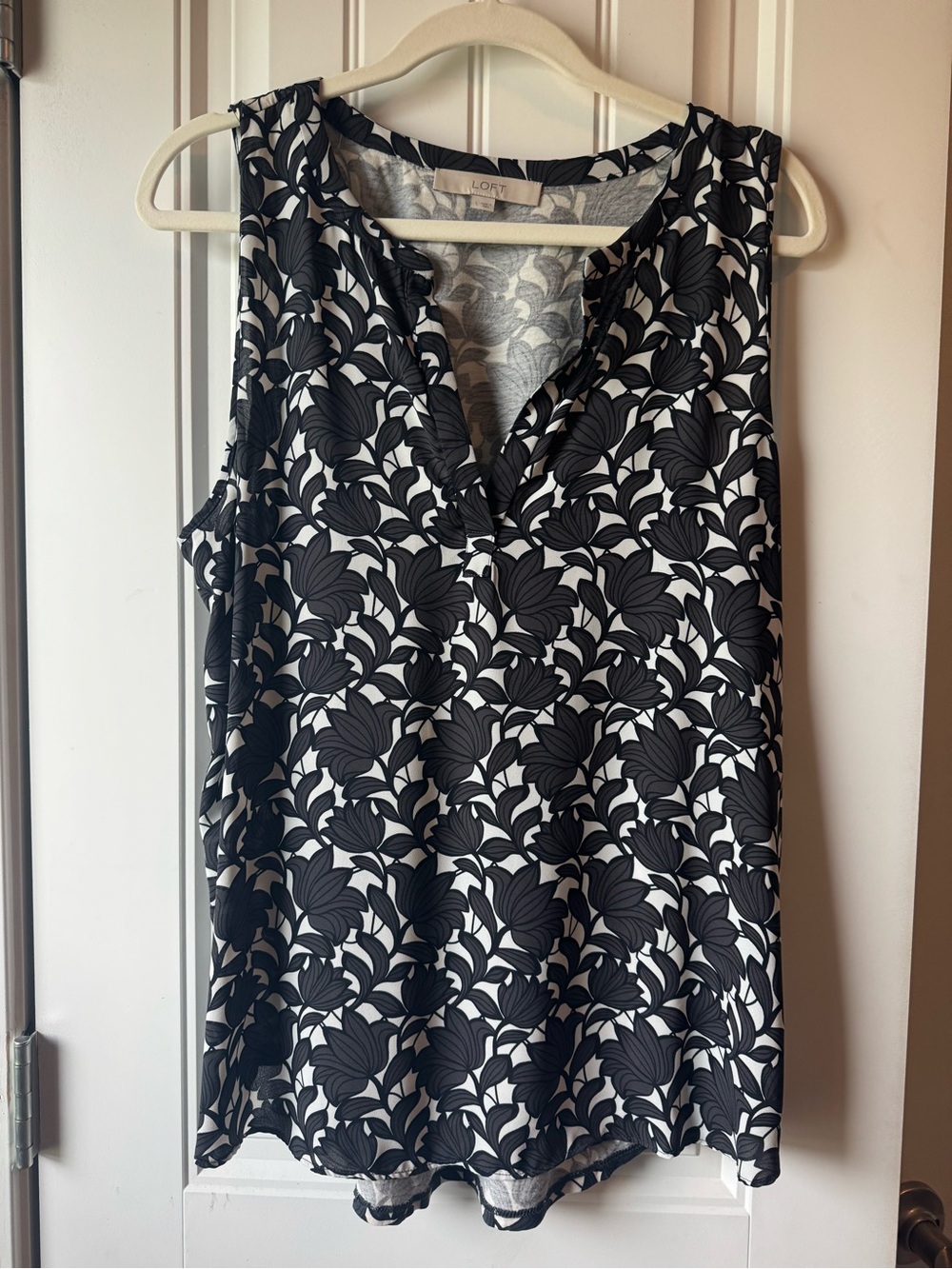 LOFT Black and White Floral Sleeveless V-Neck Top
